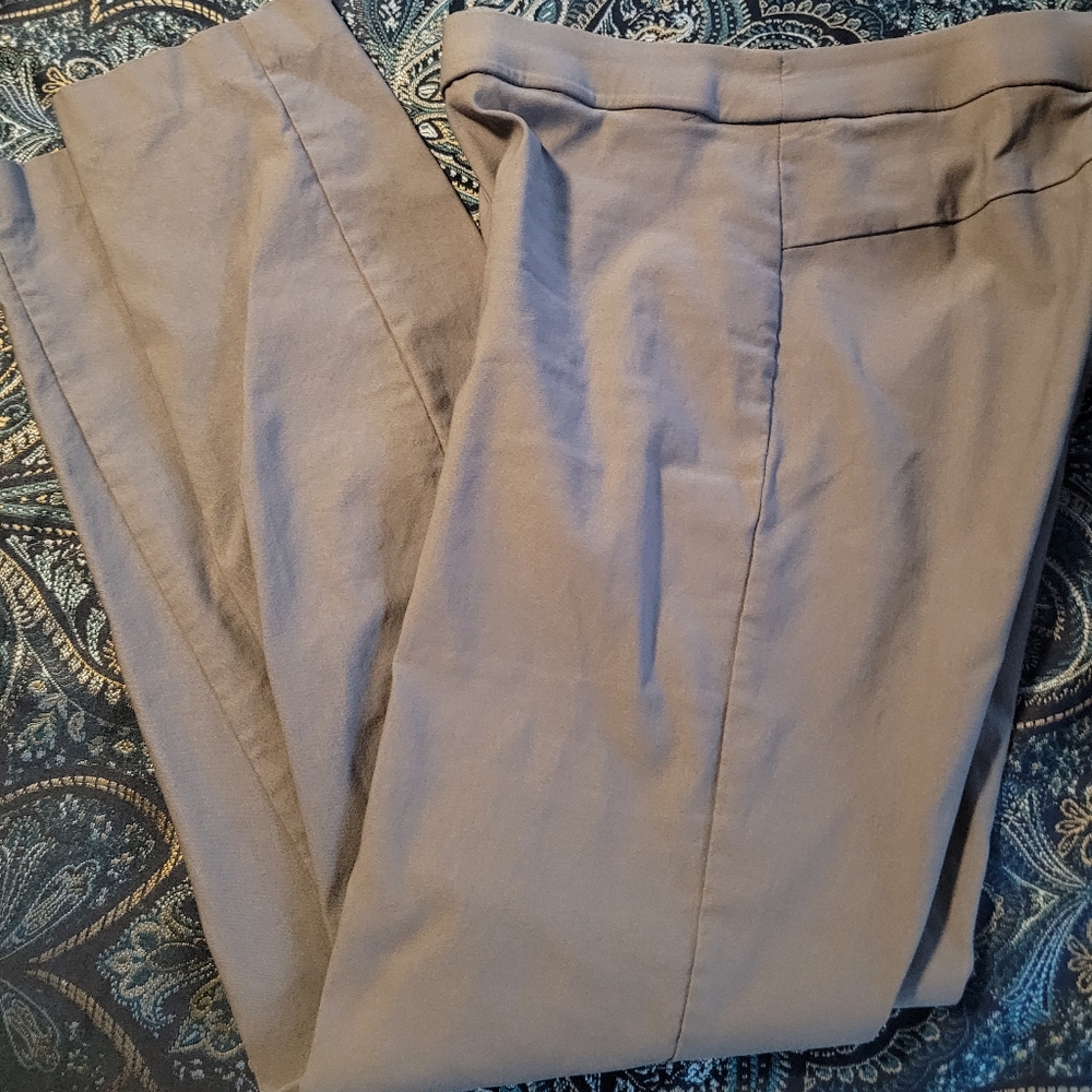 Ellen Tracy cropped leggings gray, size small